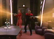 Sisko a Kira ��st� kajuty DS9
